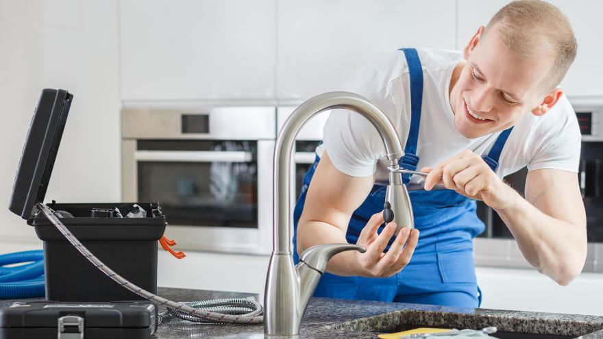 Profesjonalna instalacja hydrauliczna - zapobieganie awariom